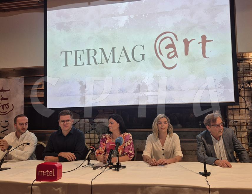 ЈАХОРИНА, 24. АВГУСТА /СРНА/ - На Јахорини је вечерас отворен Фестивал "TермагАРT 2026", а публику наредних седам дана очекује програм који повезује визуелну умјетност, позориште и филм, уз учешће етаблираних и младих аутора регионалне умјетничке сцене.