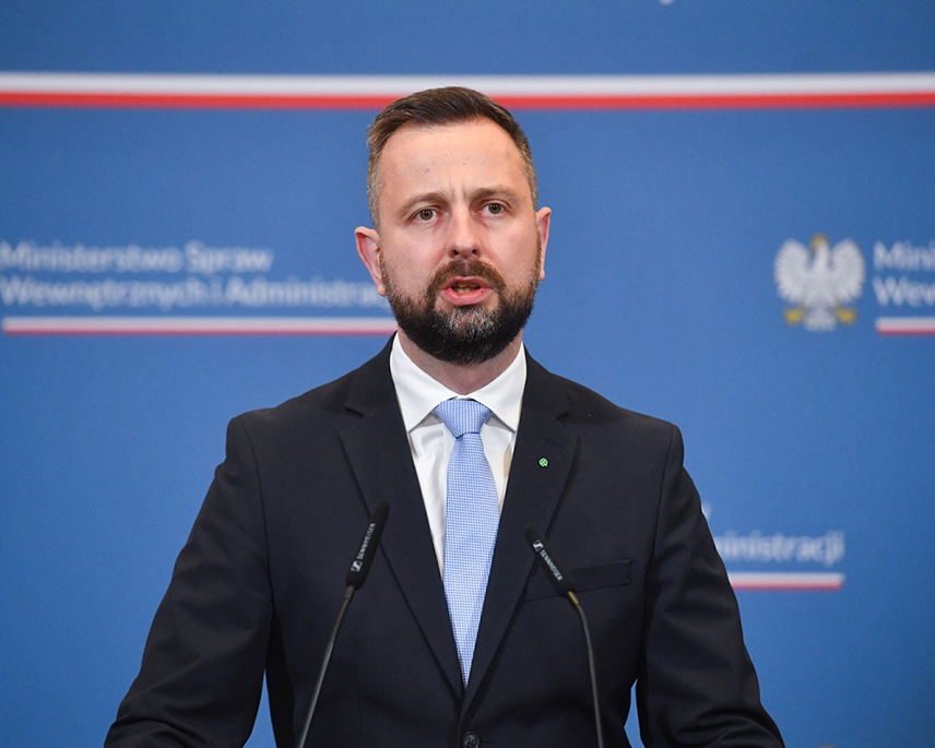 ВАРШАВА, 25. АВГУСТА /СРНА/ - Пољска је ојачала границу са руском Калињинградском облашћу јужнокорејским тенковима "К2", саопштио је пољски министар одбране Владислав Косинијак Камиш.