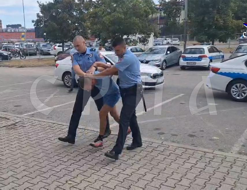 БАЊАЛУКА, 26. АВГУСТА /СРНА/ - Предраг Иванић из Бањалуке спроведен је данас у Окружно јавно тужилаштво Бањалука, након што је ухапшен због сумње да је починио три преваре и четири тешке крађе, чиме је причинио материјалну штету од 10.000 КМ.