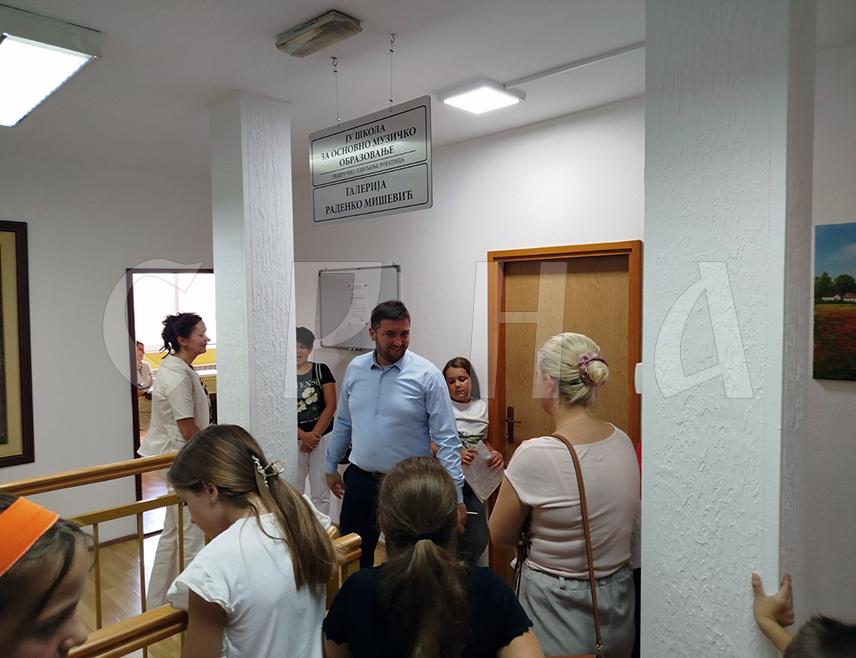 ROGATICA, AUGUST 26 /SRNA/ – Entrance examinations and enrollment of students in the branch of the School of Primary Music Education from Istočno Novo Sarajevo were held in Rogatica today, which will begin operating in the municipality this school year.