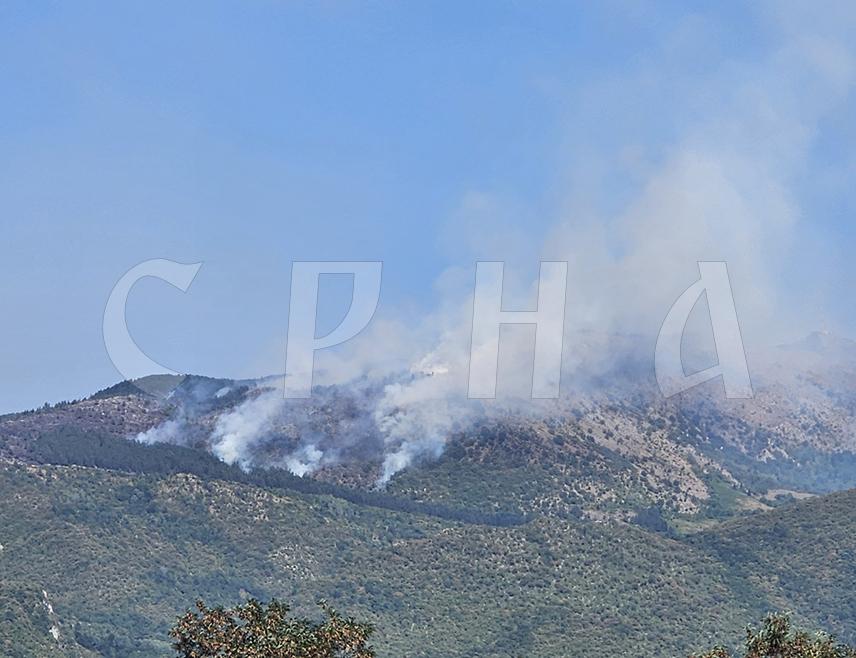 ISTOČNO SARAJEVO, AUGUST 26 /SRNA/ - Two fires on Mount Trebević flared up again today, the head of the Istočno Sarajevo Territorial Fire and Rescue Unit, Njegoš Vukadin, told SRNA.
