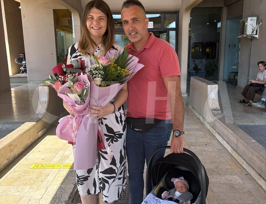 ПРИЈЕДОР, 28. АВГУСТА /СРНА/ - Брачни пар Сандра и Никола Нинић, након вишегодишњих покушаја да постану родитељи природним путем, безуспјешних без јасних узрока и конкретних разлога, 8. августа су добили бебу Софију, из првог покушаја биомедицински потпомогнуте оплодње.