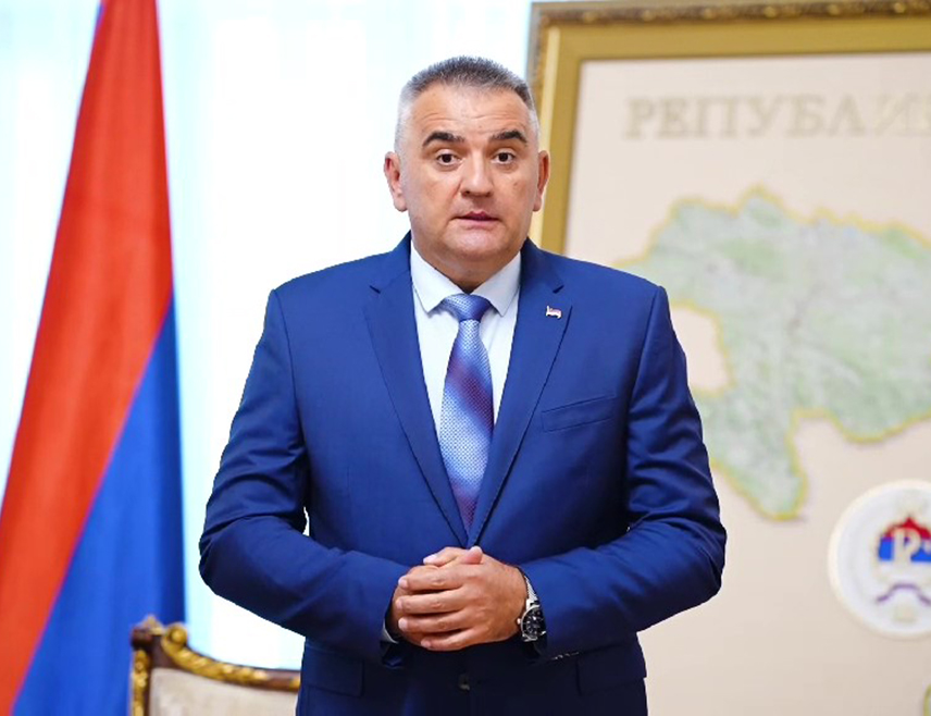 БАЊАЛУКА, 28. АВГУСТА /СРНА/ - Предсједник Владе Републике Српске Саво Минић захвалио је општини Пале за Повељу, највеће општинско признање, која је додијељена Влади за допринос развоју ове локалне заједнице и истакао да то није само признање за оно што је урађено, већ и обавеза да се настави истим путем - одговорно, истрајно и посвећено.