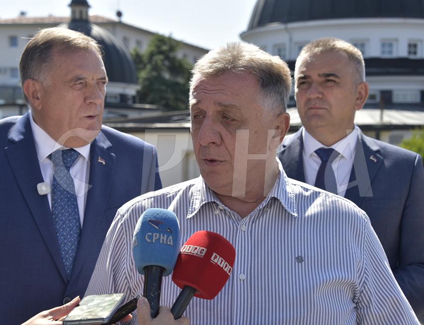 BANJA LUKA, SEPTEMBER 2 /SRNA/ - Goran Talić, director of the Dr Miroslav Zotović Institute, said that the new Slateks complex in Slatina near Banja Luka, presented today at the Institute, would provide additional capacity for treatment, create new jobs and enable the introduction of entirely new procedures in healthcare.