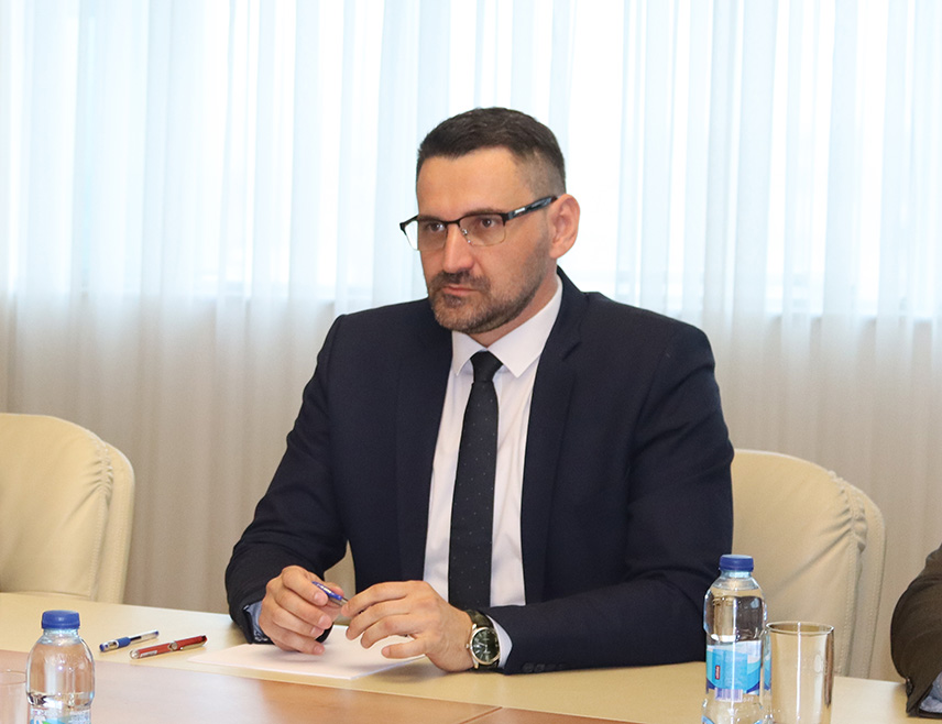 БАЊАЛУКА, 3. СЕПТЕМБРА /СРНА/ - Министар за европске интеграције и међународну сарадњу Златан Клокић присуствоваће данас у Источном Сарајеву сједници Радне групе за развој сарадње између Републике Српске и Санкт Петербурга.