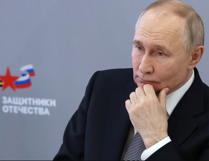 ВЛАДИВОСТОК, 3. СЕПТЕМБРА /СРНА - РИА Новости/ - Предсједник Русије Владимир Путин оцијенио је да постоје шансе да се пронађе рјешење за сукоб у Украјини, али да су Москва и Кијев стране које треба да се договоре.