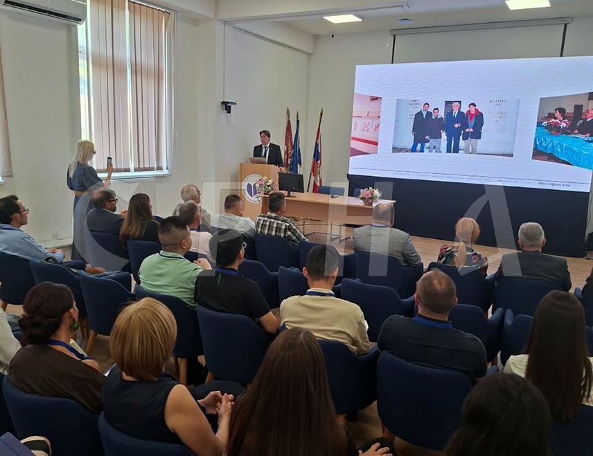 ФОЧА, 3. СЕПТЕМБРА /СРНА/ - Прва Балканска конференција биомедицинских и онколошких истраживања окупила је данас на Медицинском факултету у Фочи еминентне стручњаке из више земаља Европе и свијета, који ће представити резултате најновијих научних истраживања и достигнућа у лијечењу канцера.