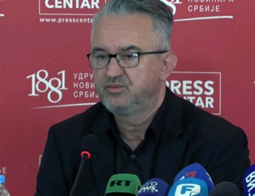 БЕОГРАД, 4. СЕПТЕМБРА /СРНА/ - Дарко Младић, син генерала Ратка Младића, позвао је све пријатеље, поштоваоце и грађане да у што већем броју у понедјељак 7. септембра, дођу у Београд како би достојанствено на посљедњи починак испратили генерала.