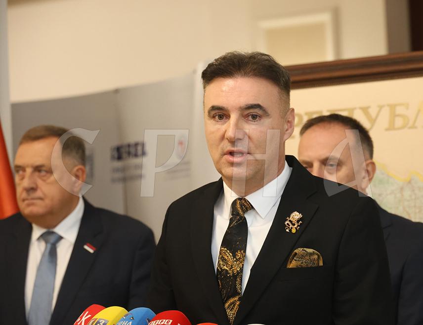 BANJA LUKA, SEPTEMBER 4 /SRNA/ - BiH Ambassador to China Siniša Berjan said that more than 100 Chinese businesspeople had come to Banja Luka to attend the Republika Srpska Investment and Business Cooperation Forum for Chinese companies.