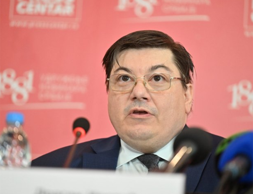 БЕОГРАД, 4. СЕПТЕМБРА /СРНА/ – Адвокат одбране генерала Ратка Младића Драган Иветић изјавио је данас да околности смрти генерала Младића у хашком притвору не смију бити сакривене и да Хашки механизам не смије затворити ово поглавље ћутањем или непотпуним откривањем чињеница.