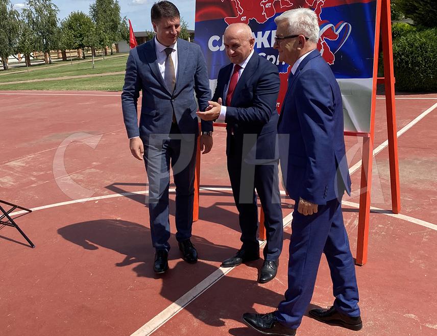 БИЈЕЉИНА, 4. СЕПTЕМБРА /СРНА/ - Коалиција Социјалистичке партије /СП/, ДЕМОС-а и НДП-а започела је данас из Бијељине предизборну кампању за опште изборе, уз поруку да само у заједништву могу остварити идеје које нису успjели реализовати до сада.
