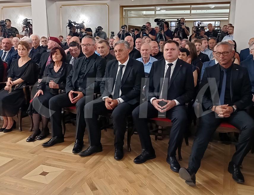 BELGRADE, SEPTEMBER 5 /SRNA/ — The Interior Minister of Republika Srpska Željko Budimir has stated in Belgrade today, following a memorial ceremony for General Ratko Mladić, that international justice does not exist, pointing to the impunity of Bosniak military officials.