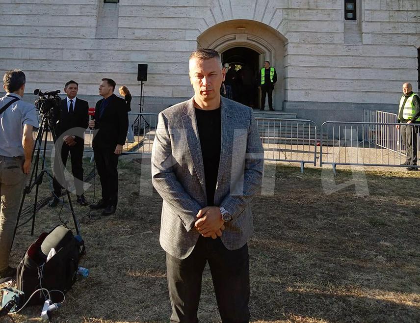 BELGRADE, SEPTEMBER 7 /SRNA/ – DNS Leader Nenad Nešić told SRNA that the large number of Serbs who came to Belgrade to pay tribute to General Ratko Mladić bears witness to the fact that the general has gone into immortality and eternity.