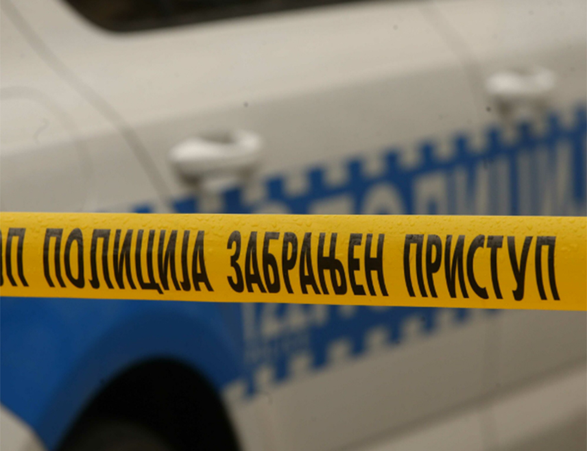 БАЊАЛУКА, 8. СЕПТЕМБРА /СРНА/ - Три лица повријеђена су данас у судару аутомобила и аутобуса на магистралном путу Клашнице-Прњавор у мјесту Доњи Гаљиповци, речено је Срни у Полицијској управи Бањалука.
