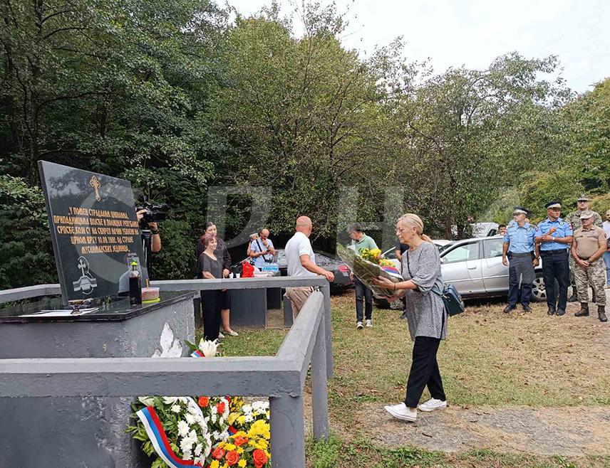 ZVORNIK, SEPTEMBER 10 /SRNA/ – Crni Vrh near Zvornik is marking today the 34th anniversary of the suffering of 11 members of the Republika Srpska Army, police and civilians, who were ambushed today in 1992 by Muslims from Srebrenica.
