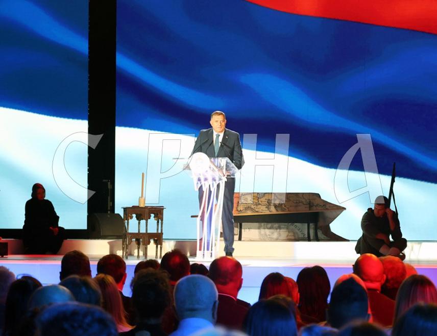 BANJA LUKA, SEPTEMBER 14 /SRNA/ – President Milorad Dodik stressed that freedom should be a covenant for everyone and that it is important to demonstrate Serb unity in Banja Luka and Belgrade.