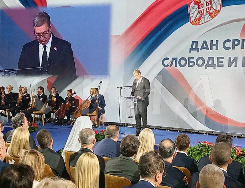 БЕОГРАД, 15. СЕПТЕМБРА /СРНА/ - Предсједник Србије Александар Вучић рекао је да Република Српска и Србија с поносом обиљежавају Дан српског јединства, слободе и националне заставе, да славе не само војну побједу већ и биолошки опстанак српског народа.