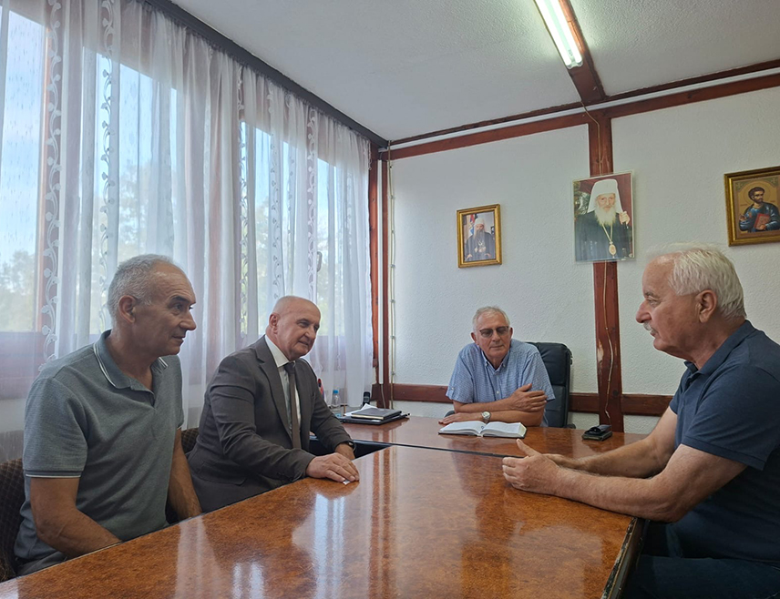 БАЊАЛУКА, 18. СЕПТЕМБРА /СРНА/ - Министар енергетике и рударства Републике Српске Петар Ђокић рекао је данас да су енергетски пројекти велика развојна шанса општине Крупа на Уни.