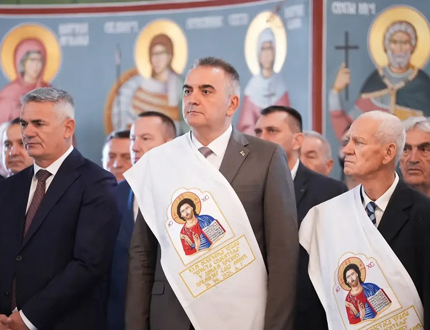БРЧКО, 20. СЕПТЕМБРА /СРНА/ - Предсједник Владе Републике Српске Саво Минић изјавио је данас да је Влада Српске у претходном периоду учинила све како би Република Српска била стабилна и даље се интензивно развијала, те како би тај развој осјетио и Брчко дистрикт.