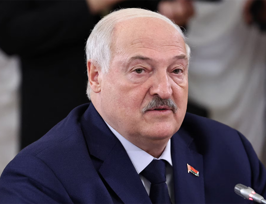 МИНСК, 24. СЕПТЕМБРА /СРНА-Ројтерс/ - Предсједник Бјелорусије помиловао је 15 затвореника, међу којима је десет жена.