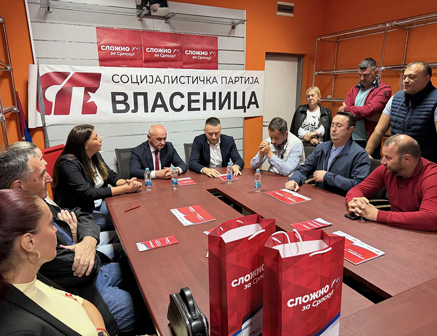 ВЛАСЕНИЦА, 24. СЕПТЕМБРА /СРНА/ - Предсједник Социјалистичке партије Петар Ђокић рекао је да је циљ ове партије да се осигура динамичнији економски развој Републике Српске кроз нове инвестиције које ће значити и нова радна мјеста.