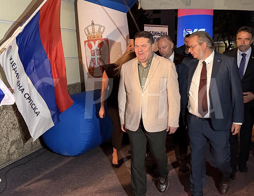 ДОБОЈ, 24. СЕПТЕМБРА /СРНА/ - Предсједник Уједињене Српске Ненад Стевандић рекао је вечерас на предизборној трибини у Добоју да је ова странка препозната по чврстом вођењу националне политике и одличном економском концепту.