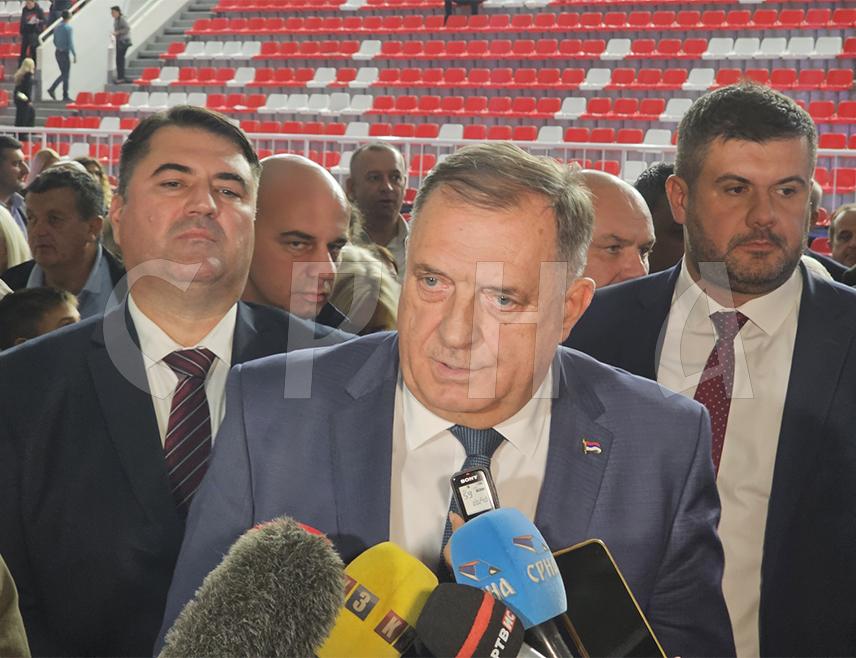 ИСТОЧНО САРАЈЕВО, 24. СЕПТЕМБРА /СРНА/ - Српски народ има право да се супротстави политикама за које сматра да угрожавају интересе Републике Српске, рекао је предсједник Милорад Додик.