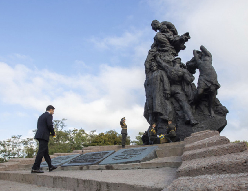 БИЈЕЉИНА, 28. СЕПТЕМБРА /СРНА/ - Нацисти су 29. и 30. септембра 1941. године починили геноцид над Јеврејима у Бабином Јару у Украјини, убивши 33.771 цивила, укључујући жене и дјецу.