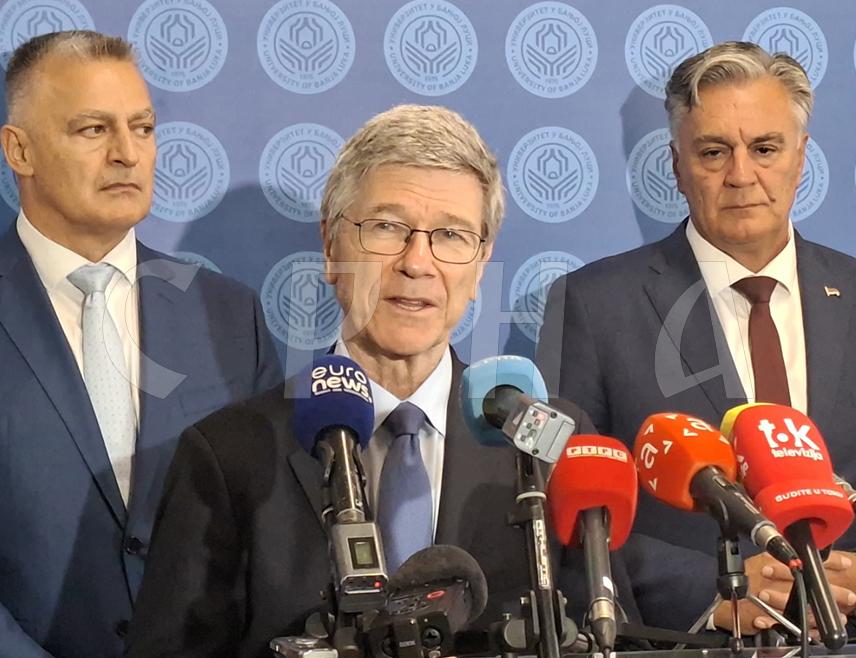 BANJA LUKA, SEPTEMBER 28 /SRNA/ - American economist and Columbia University professor Jeffrey Sachs said that the world today faces dangers that did not exist before and that it is extremely important to achieve harmony amid the diversity people live with.