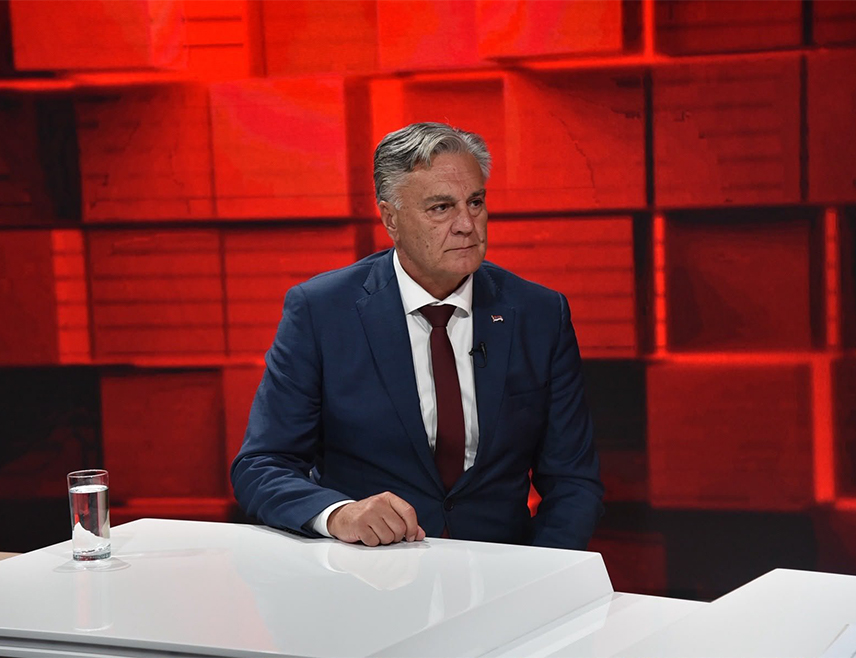 БАЊАЛУКА, 28. СЕПТЕМБРА /СРНА/ - Предсједник Републике Српске Синиша Каран изјавио је да је Српска отворено мјесто за инвестиције, те да су политичка и економска стабилност и снажне институције основ њеног даљег развоја.