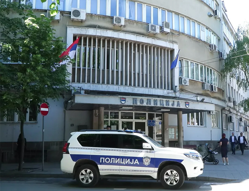 БЕОГРАД, 29. СЕПТЕМБРА /СРНА/ - Нишка полиција ухапсила је Д. Ђ. /46/ због сумње да је сексуално злостављао дванаестогодишњу дјевојчицу.