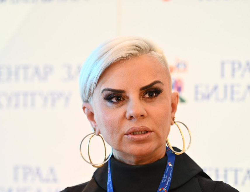 БИЈЕЉИНА, 29. СЕПТЕМБРА /СРНА/ - Пет дана до избора Градска изборна комисија /ГИК/ у Бијељини нема на располагању ниједну конвертибилну марку и то је проблем који у другој највећој изборној јединици у Републици Српској, са више од 111.000 бирача, траје годинама, изјавила је Срни предсједник ГИК-а Дијана Савић Божић.