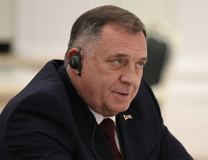 МОСКВА, 29. СЕПТЕМБРА /СРНА/ - Предсједник Милорад Додик изјавио је да је на састанку са руским предсједником Владимиром Путином у Кремљу преложио да се на нивоу предсједника и премијера Руске Федерације и Републике Српске формира савјет за сарадњу, који би се састајао једном годишње и којим би претходила заједничка сједница двије владе.