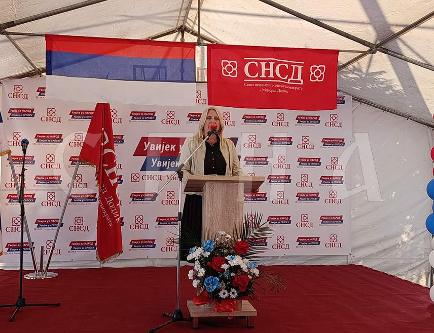 ЈЕЗЕРО, 30. СЕПТЕМБРА /СРНА/ - Кандидат СНСД-а за српског члана Предсједништва БиХ Жељка Цвијановић истакла је да је политика СНСД-а сачувала од пропасти општину Језеро и удахнула јој живот, те да на предстојећим изборима очекује подршку бирача кандидатима ове странке.
