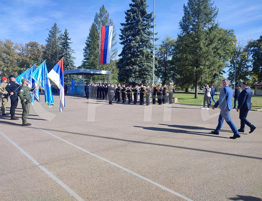 БАЊАЛУКА, 2. ОКТОБРА /СРНА/ - У Центру за обуку Министарства унутрашњих послова /МУП/ Републике Српске у Залужанима почела је свечаност поводом 10 година овог центра, у којем је до сада организовано око 250 различитих обука.