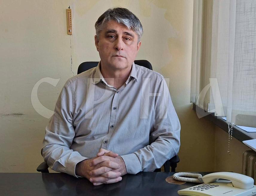 НОВИ ГРАД, 2. ОКТОБРА /СРНА/ - Општинска изборна комисија /ОИК/ Нови Град примила је изборни материјал за опште изборе који ће бити одржани у недјељу, 4. октобра, а у основној изборној јединици нема довољан број оператера за нове изборне технологије, изјавио је Срни предсједник ОИК-а Љубан Кнежевић.