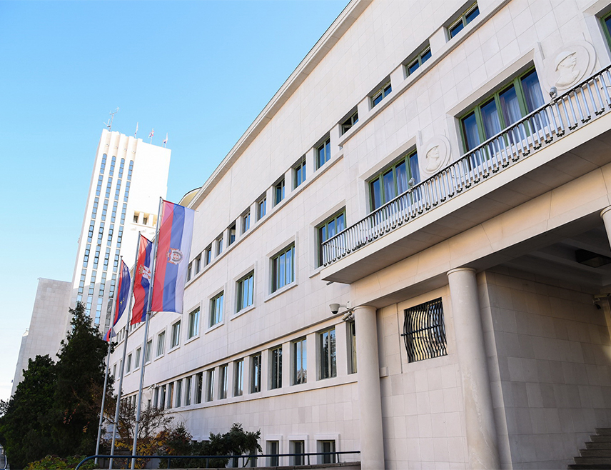 БЕОГРАД, 2. ОКТОБРА /СРНА/ - Покрајинска влада Војводине обезбиједила је 18,6 милиона динара /око 158.000 евра/ за набавку комбајна за манастир Хиландар на Светој Гори, што ће омогућити дугорочно оснаживање манастирске економије.