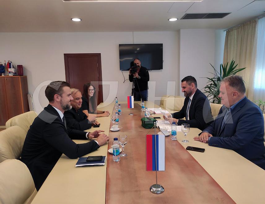 BANJA LUKA, OCTOBER 2 /SRNA/ – Republika Srpska Minister for European Integration and International Cooperation Zlatan Klokić said today that Austrian company STYX Naturcosmetic GmbH will establish a company in the Gradiška area which will, among other things, engage in chocolate production.