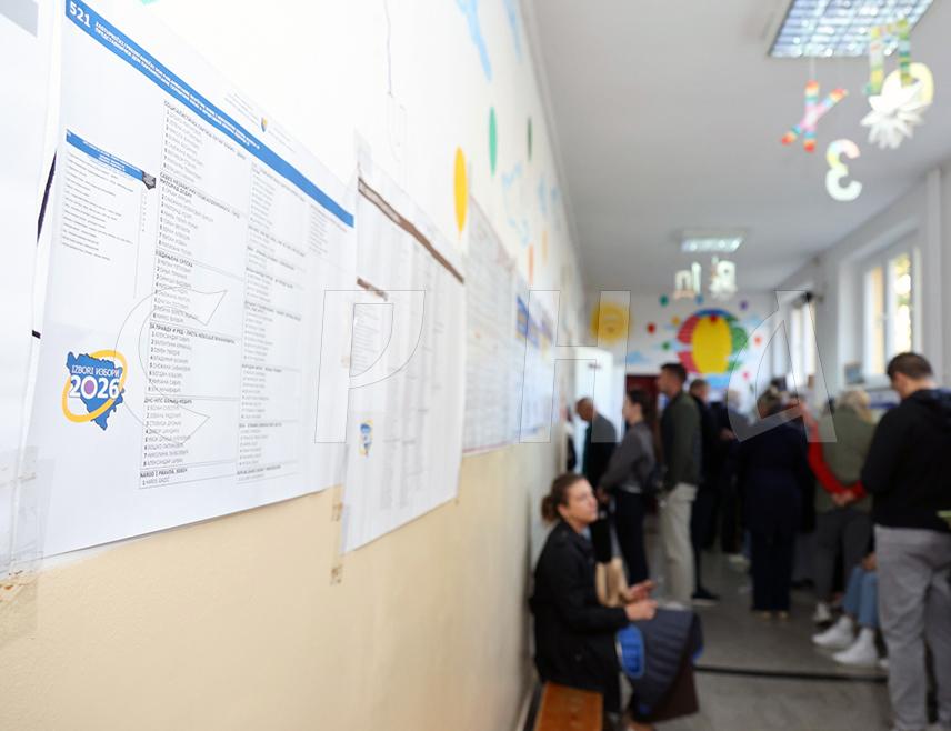 SARAJEVO, OCTOBER 4 /SRNA/ - At the general election in BiH, 916,269 voters, or 26.88 percent, had cast their ballots at regular polling stations by 3:00 p.m., the BiH Central Election Commission /CEC/ said.