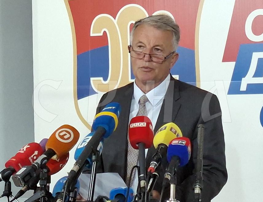 БАЊАЛУКА, 4. ОКТОБРА /СРНА/ - Члан Главног одбора СДС-а Недељко Гламочак изјавио је да је излазност на општим изборима била добра, посебно у великим градовима као што је Бањалука, те да је била на нивоу 2022. године.