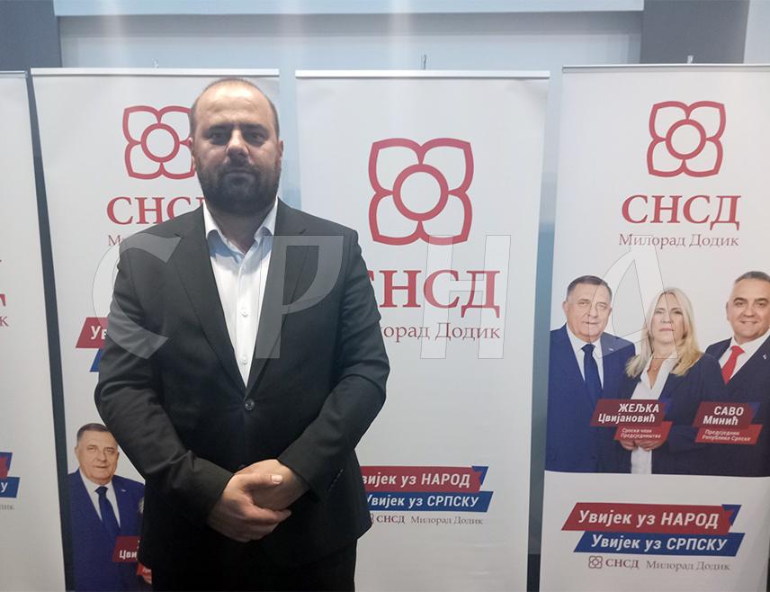 ПРИЈЕДОР, 4. ОКТОБРА /СРНА/ - Кандидат СНСД-а за члана Предсједништва БиХ Жељка Цвијановић води за 7.500 гласова у односу на другопласираног кандидата Маринка Божовића из СДС-а, подаци су Градског одбора СНСД Приједор.