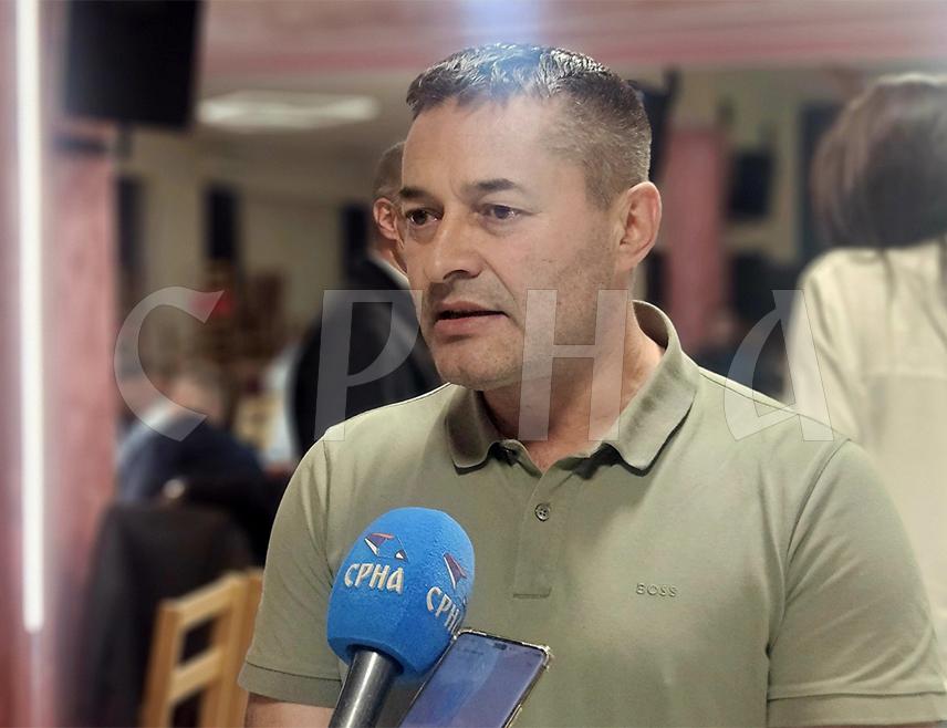 PALE, OCTOBER 4 /SRNA/ - President of the SNSD Municipal Board in Pale Aco Stanišić told SRNA that citizens of Republika Srpska had today chosen security, the future, perseverance and the national protection provided by SNSD.