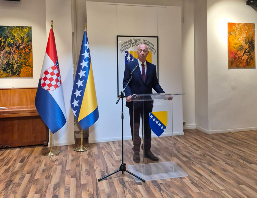 САРАЈЕВО, 5. ОКТОБРА /СРНА/ - Највећи потенцијал за развој сарадње БиХ и Хрватске је у секторима пољопривреде, енергетике, туризма, информационих технологија и металске индустрије, изјавио је предсједник Спољнотрговинске коморе БиХ Здравко Маринковић.