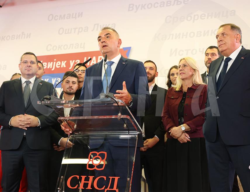 САРАЈЕВО, 5. ОКТОБРА /СРНА/ - Кандидат СНСД-а за предсједника Републике Српске Саво Минић освојио је 276.426 гласова, односно 52,24 одсто, показују прелиминарни подаци Централне изборне комисије /ЦИК/ БиХ на основу резултата са 100 одсто бирачких мјеста.