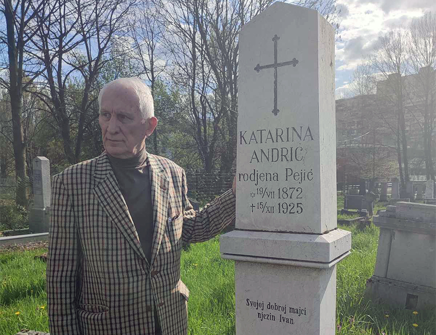 ИСТОЧНО САРАЈЕВО, 6. ОКТОБРА /СРНА/ - Формирањем Почасног одбора почела је практична фаза реализације пројекта за подизање културно-историјског комплекса у част нобеловца Иве Андрића на Хреши и Андрићеве стазе на Требевићу, а завршетком овог подухвата Источни Стари Град постаће нови топос српске културне геопоетике.