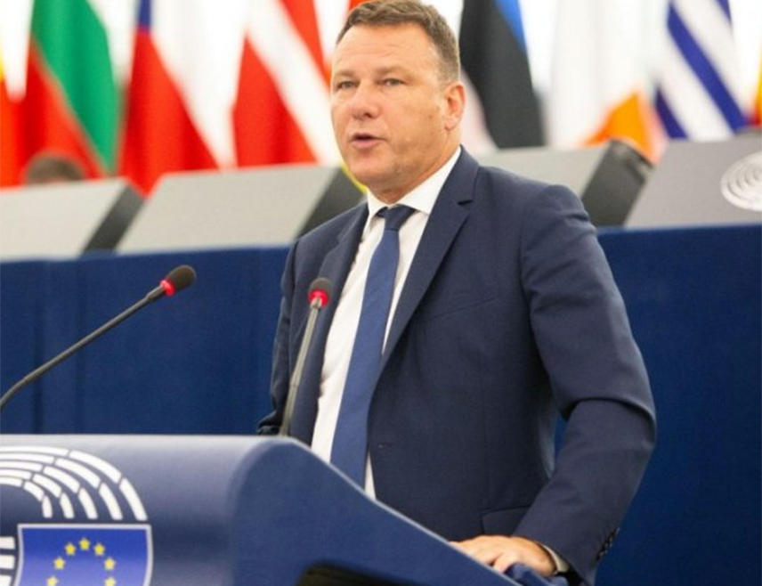 PARIS, OCTOBER 7 /SRNA/ - A member of France's National Rally party Jean-Lin Lacapelle told SRNA that SNSD's success in the general elections in BiH represents a political victory for the identity of the Serb people, their territory and history.