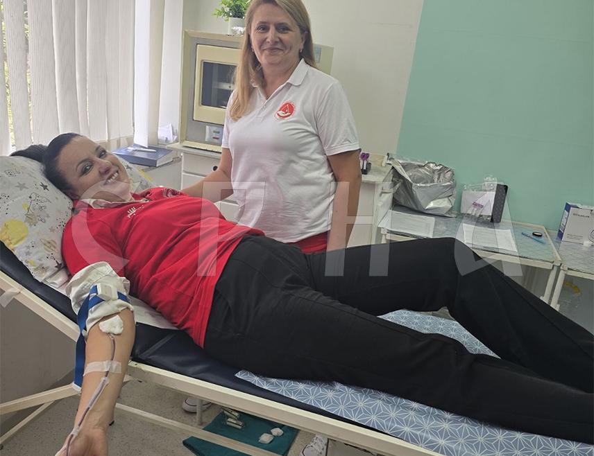 БИЛЕЋА, 8. ОКТОБРА /СРНА/ - У акцији добровољног давања крви у Билећи прикупљено је 79 доза, а учествовала су и друштва из Црне Горе.