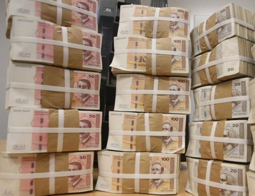 BANJA LUKA, OCTOBER 9 /SRNA/ - Household savings in Republika Srpska rose to a total of BAM 5.9 billion in the first half of this year, according to data from the Republika Srpska Banking Agency.