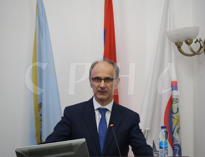 BANJA LUKA, October 9 /SRNA/ - Serbian Prime Minister in a technical mandate Đuro Macut said today in Banja Luka that the event "A Bridge of Knowledge - Science and Knowledge in the Service of Unity and the Future of the Serb People" was an important initiative for connecting the scientific, cultural and educational communities of Serbia and Republika Srpska, including the diaspora.