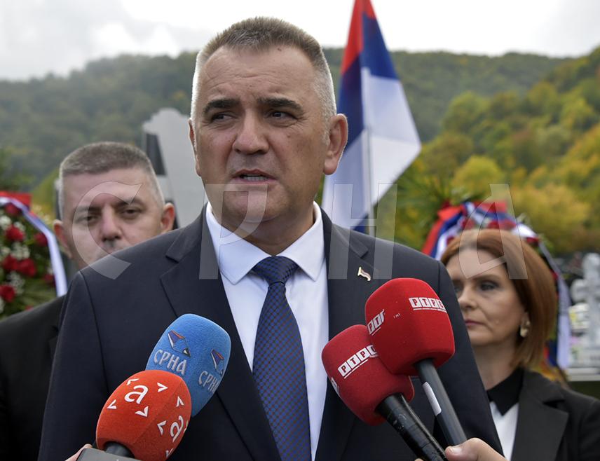 МРКОЊИЋ ГРАД, 10. ОКТОБРА /СРНА/ - Предсједник Владе Републике Српске Саво Минић изјавио је данас у Мркоњић Граду да је агресија на западнокрајишке општине дио злочиначког плана, у који је био укључен и НАТО.
